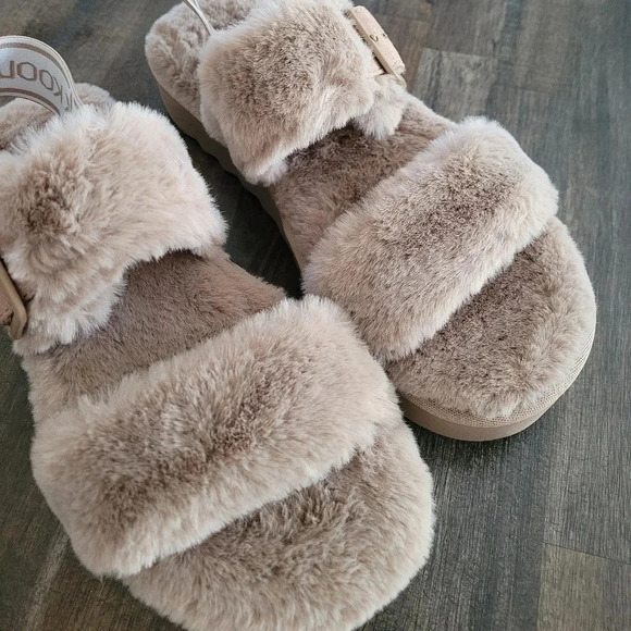 NWOB Koolaburra By UGG Amphora Fuzz-Oh Faux Fur Sandal - Picture 3 of 11